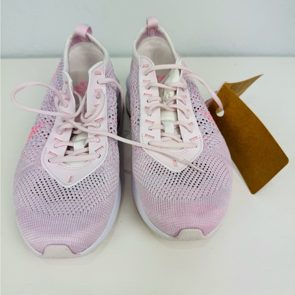 NWT Nike Air Max Flyknit Racer Next Nature Light Baby Pink Nike Sneakers - Picture 3 of 9